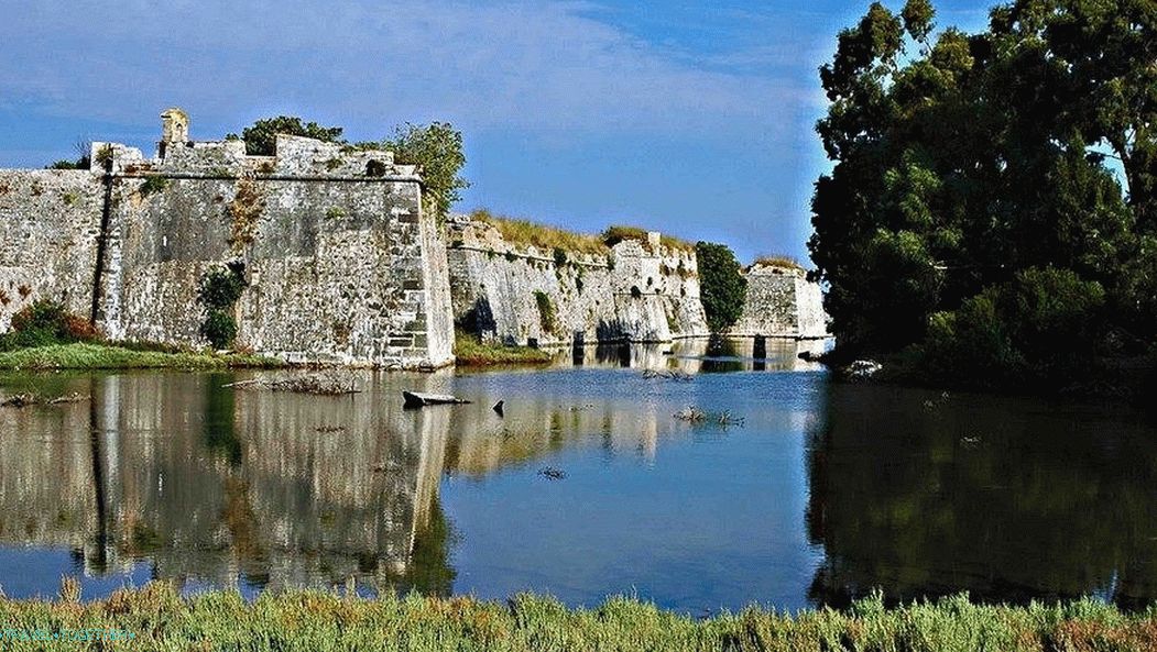 castle of Ayia Mavra