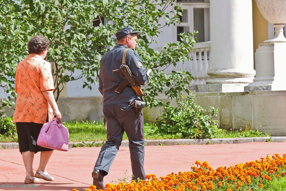 And the museum-estate is protected by serious guys with machine guns