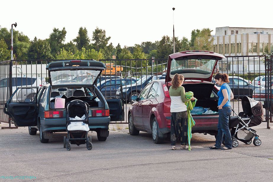 We pack our way in the parking lot