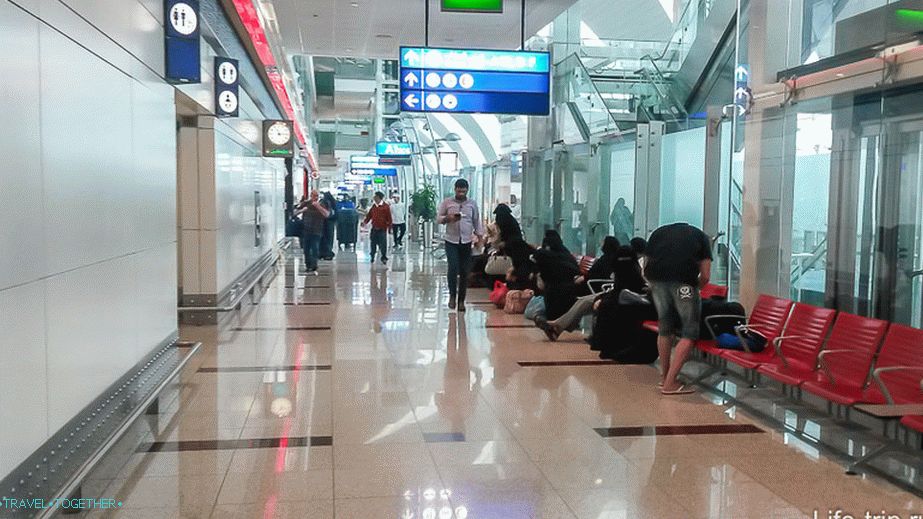 At the airport, most of the women in the veil