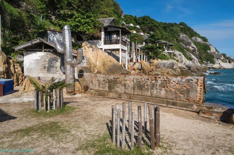 Lighthouse on Phangan - techno parties, bar and bungalows