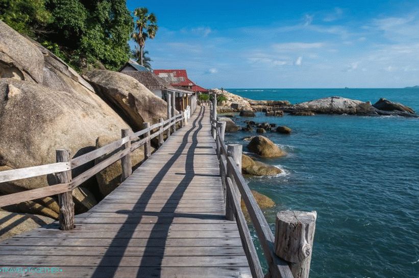 Lighthouse on Phangan - techno parties, bar and bungalows