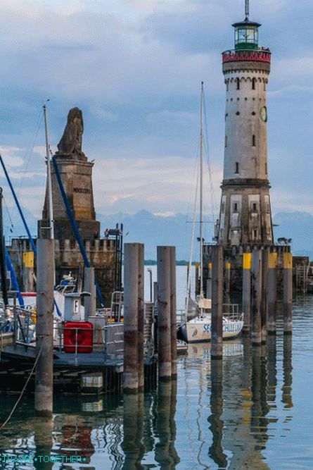 View of the new lighthouse and the sculpture of the lion