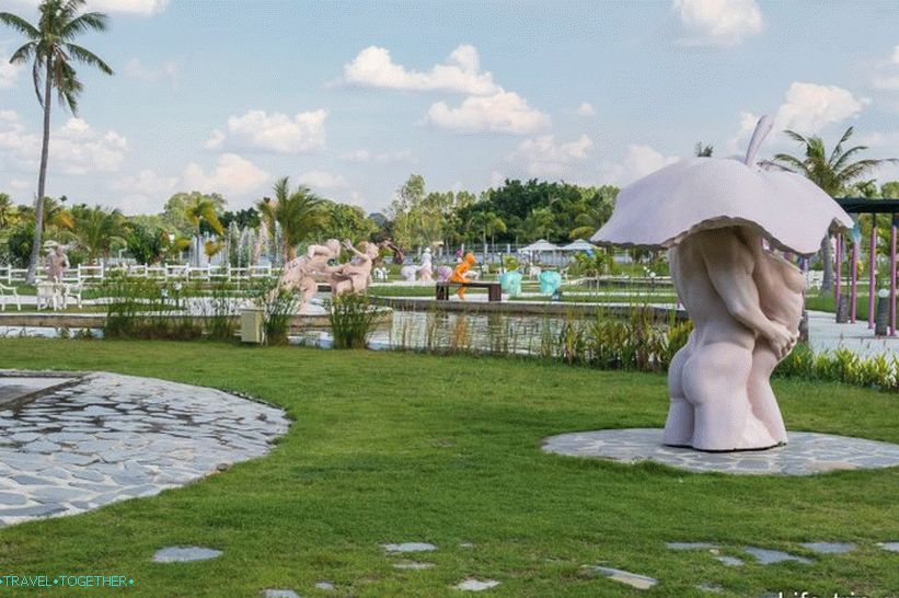 Love Art Park in Pattaya - an erotic park for the amateur
