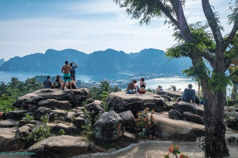 Observation deck on Phi Phi number 2