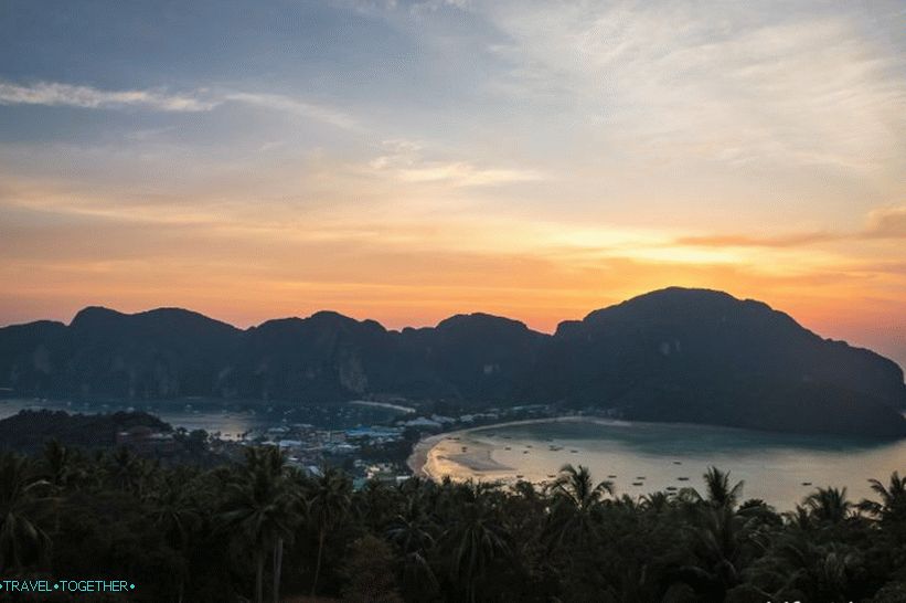 Sunset on Phi Phi Viewpoint Number 2
