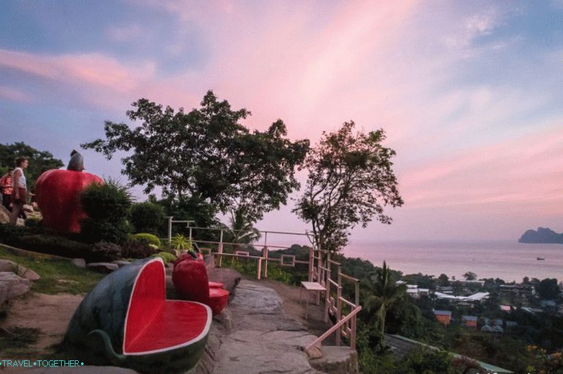 The best viewing platforms on Phi Phi Island - viewpoints 1, 2 and 3