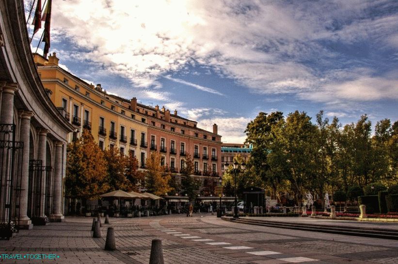 Plaza de Oriente