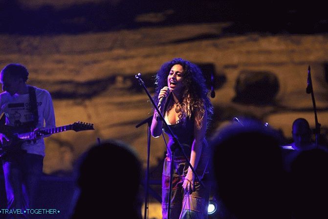 Make love, not war or Matala Beach Festival