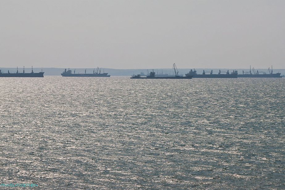 And only ships remind of civilization
