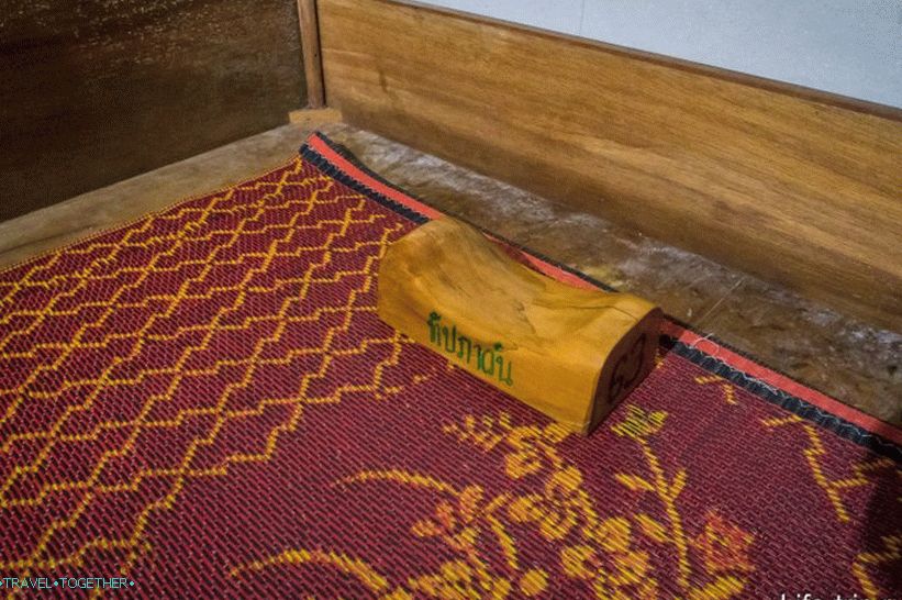 Wooden cushion for very advanced