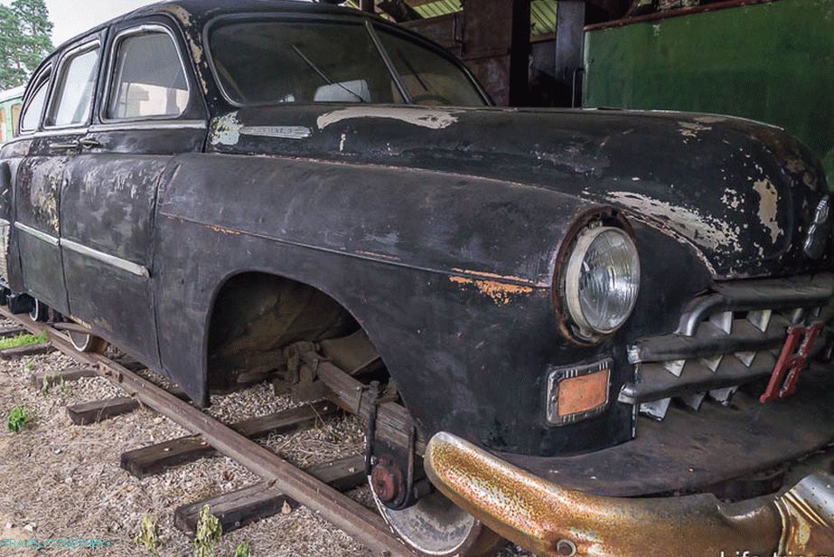 ZIM car on the train