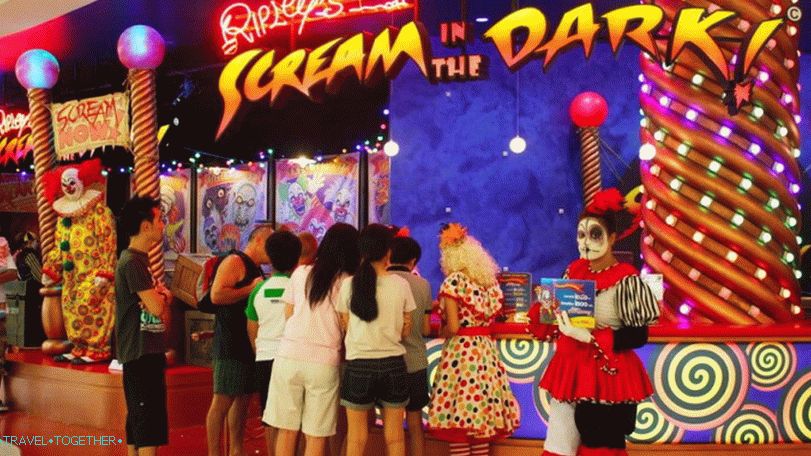 Ripley Museum in Pattaya - a moving clown