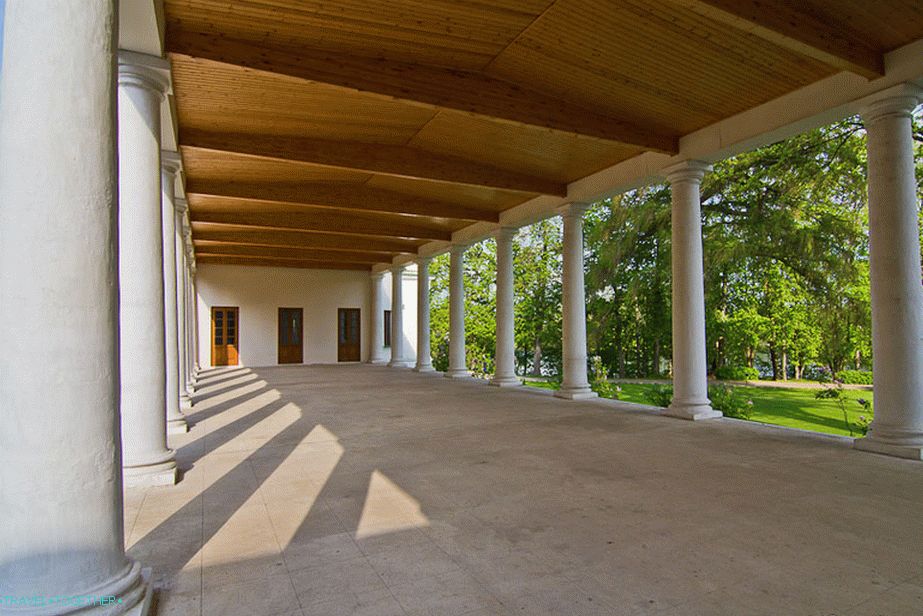 Not rational open galleries on both sides of the house