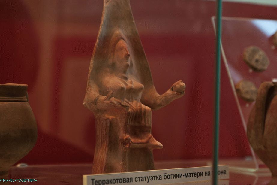 Terracotta figurine of the goddess