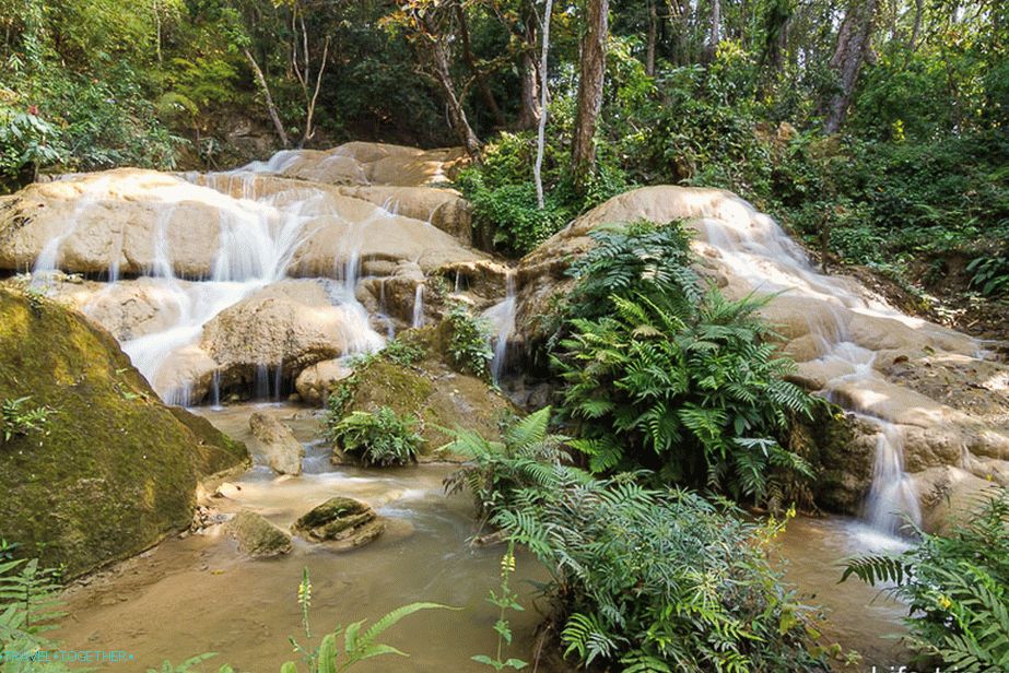 Si Sangwan Waterfall