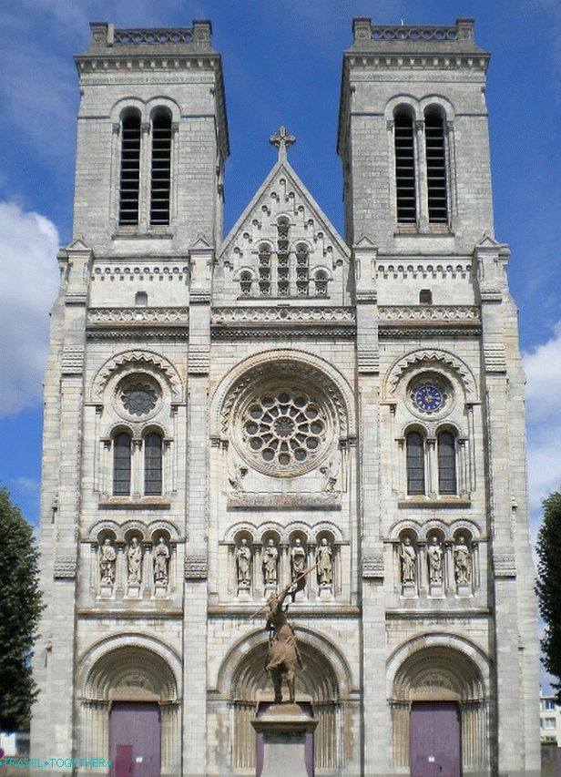 Basilica of St. Donatien and Rogatien