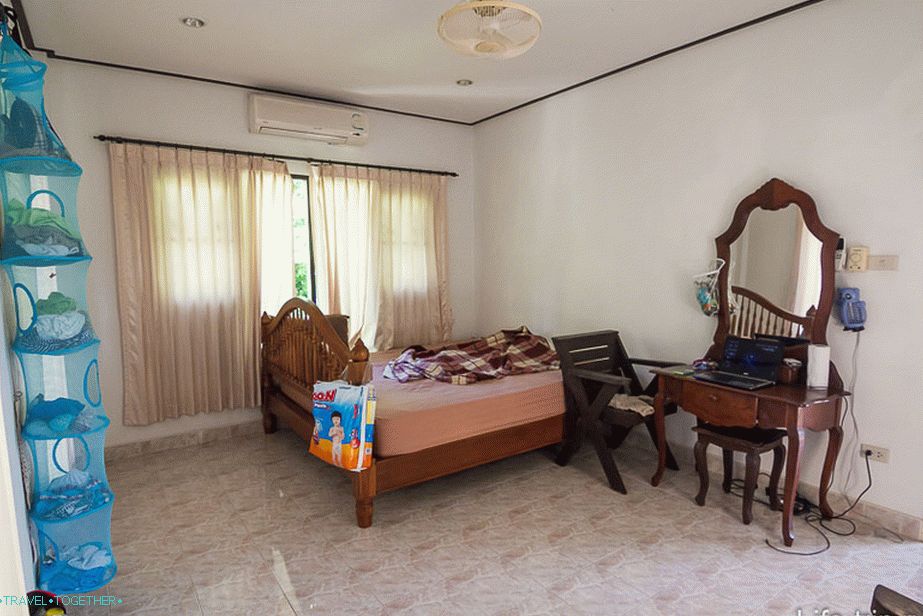 Spacious bedroom