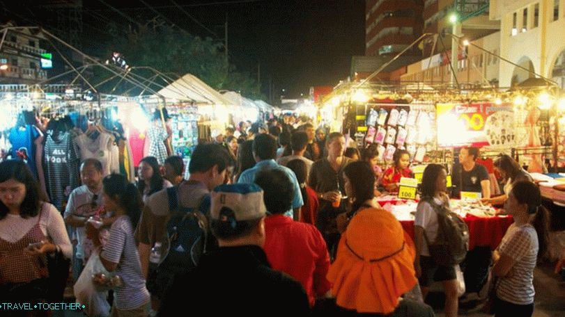 Theprasit Market Night Market in Pattaya