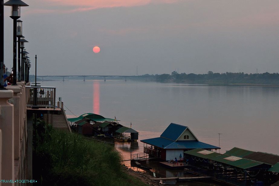 Sunset on the Nong Khai Embankment