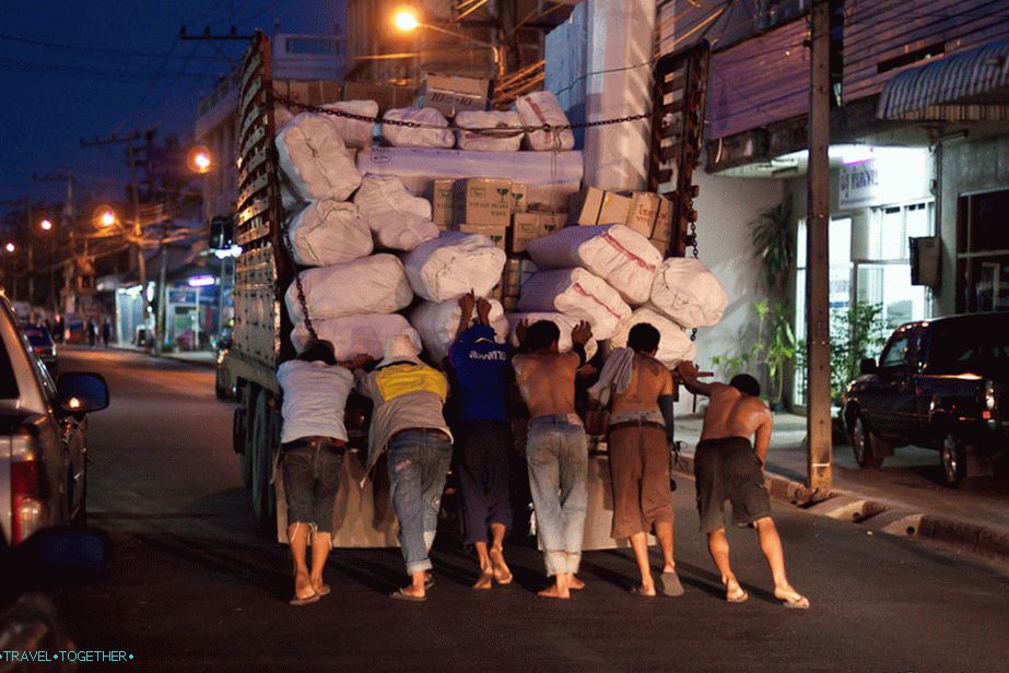 Kata dump truck at night Vang Vieng