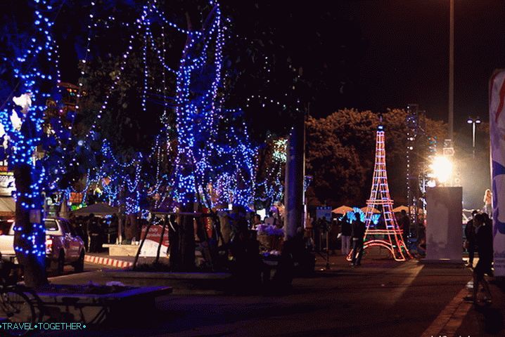 Garlands of the beloved by the Thais of blue