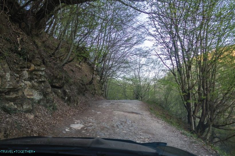 Orekhovsky Waterfall in Sochi - a picnic in nature