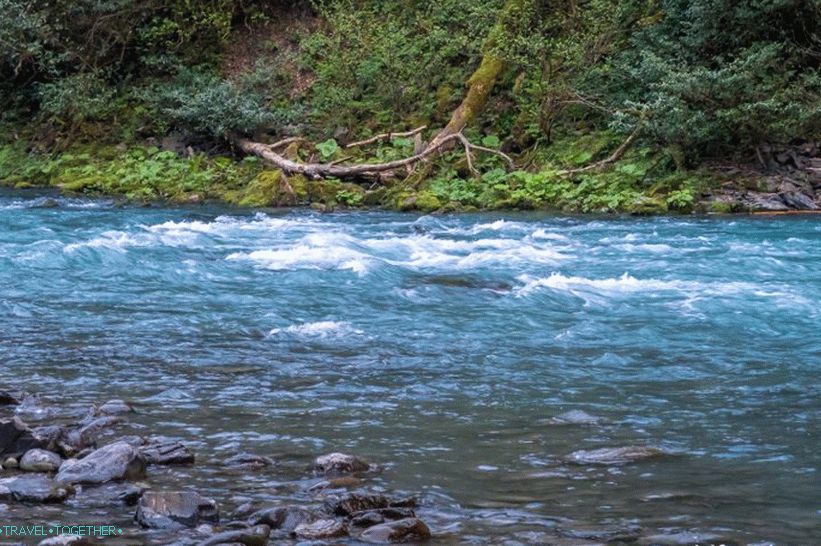 Orekhovsky Waterfall in Sochi - a picnic in nature