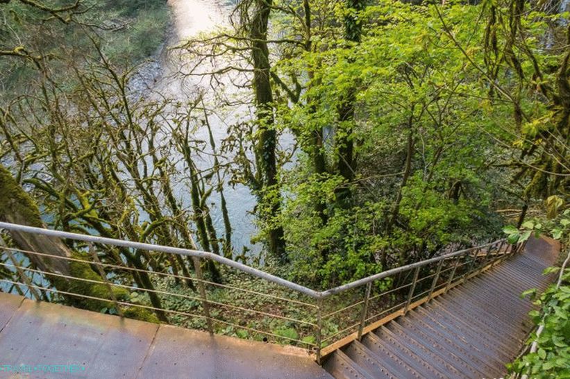 Orekhovsky Waterfall in Sochi - a picnic in nature