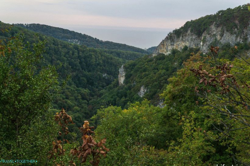 Eagle rocks can already be seen