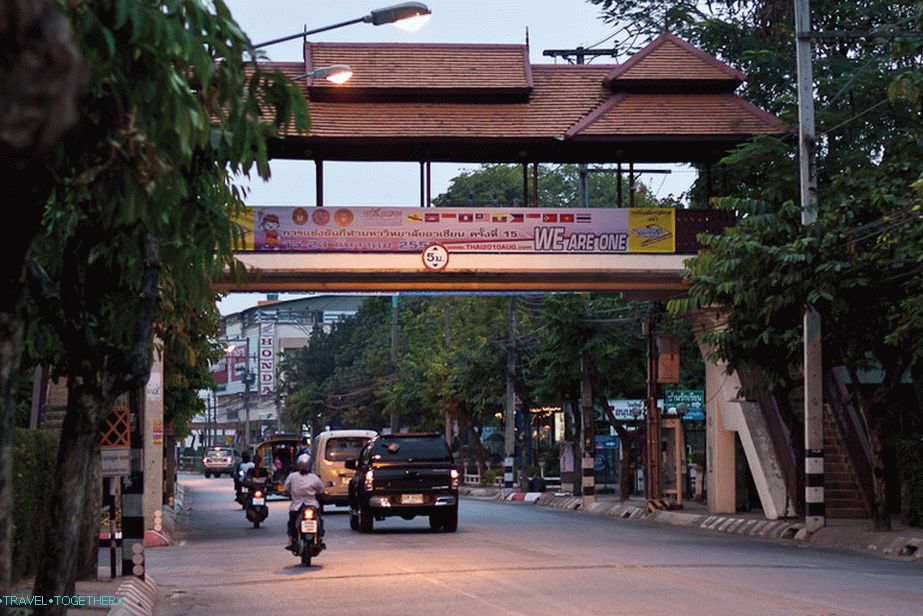 Pedestrian crossings in Thai style