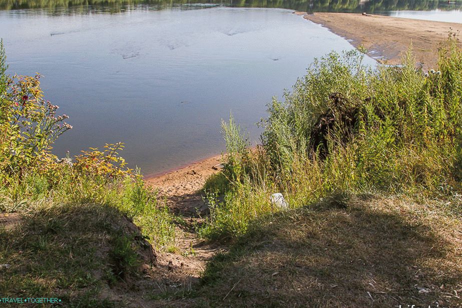 Descent to the Oka and the beach