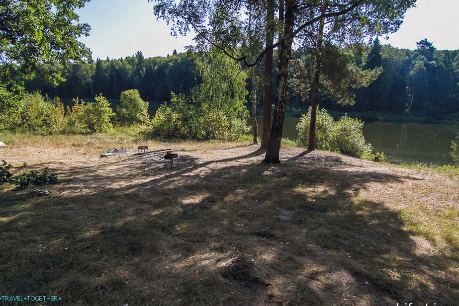Parking near the pond