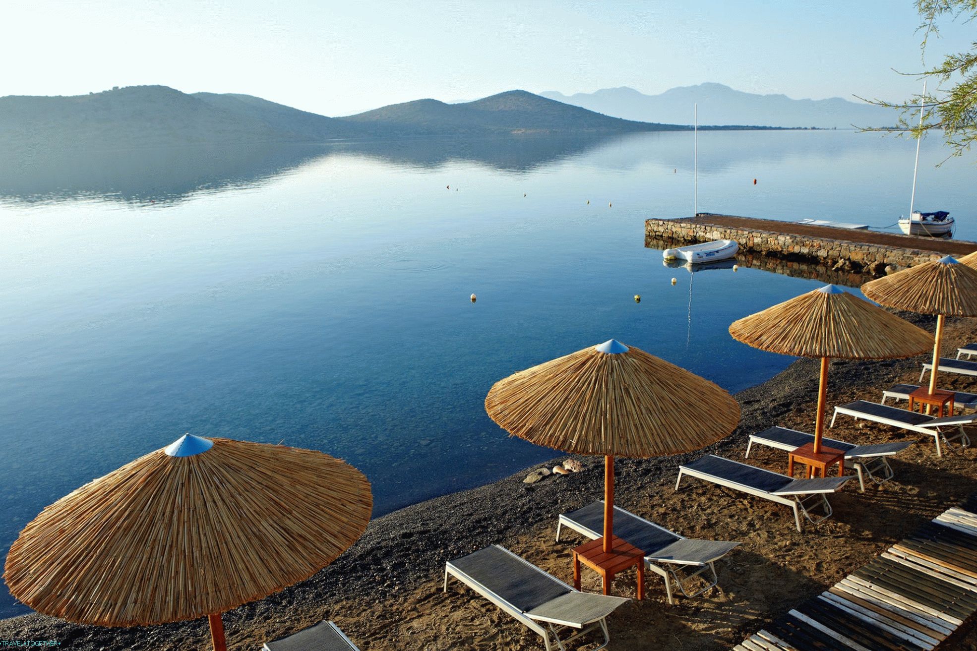 Holidays in Elounda: what to do at the most prestigious resort of Crete?