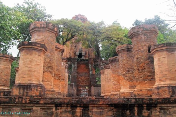 Nha Trang, Towers of Thyam Po Nagar