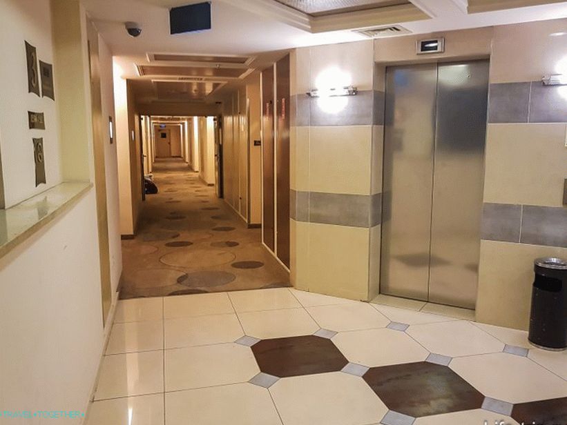 Floor in a building