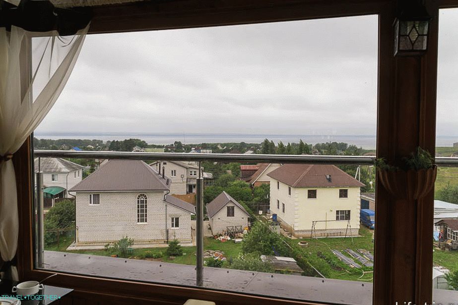 The restaurant overlooks the Plescheevo lake