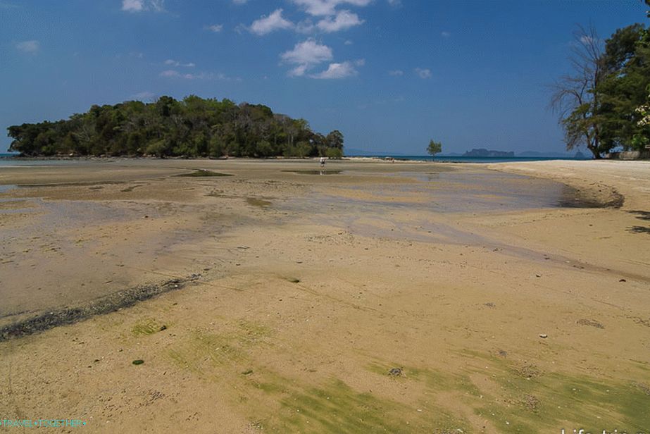 At low tide you can walk to the nearest island