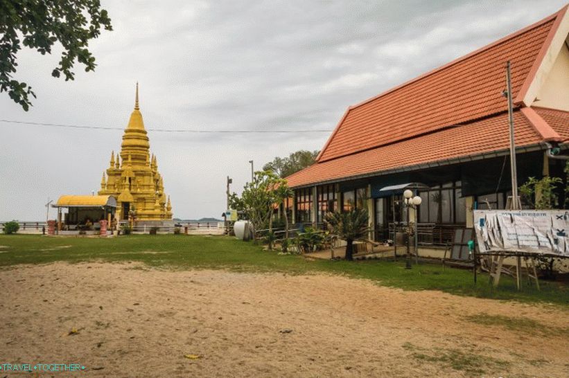 The Lam So Pagoda and on the right are monks' houses.