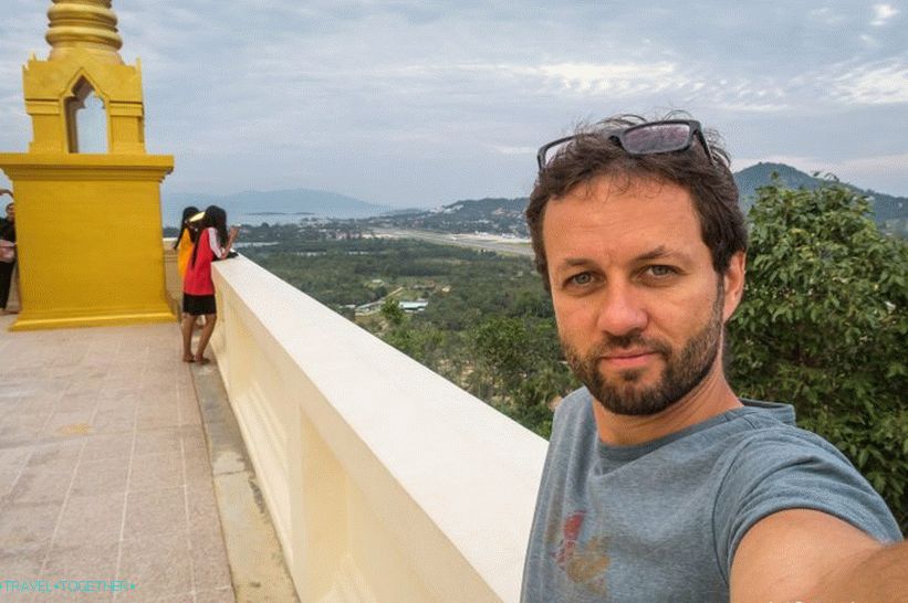 Chaweng Pagoda - lookout with a 360 degree view