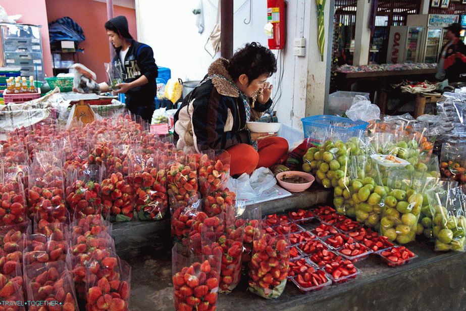 Strawberry 150 baht per 1 kg