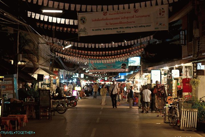 Walking Street in Pai