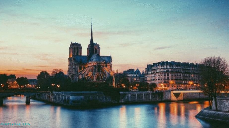 Cite Island - the oldest place in Paris