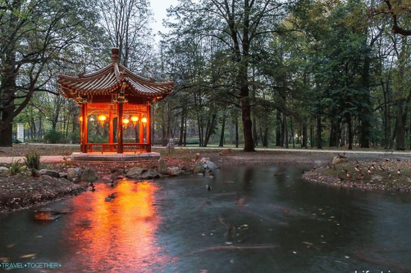 A corner of China in Лазazienki Park