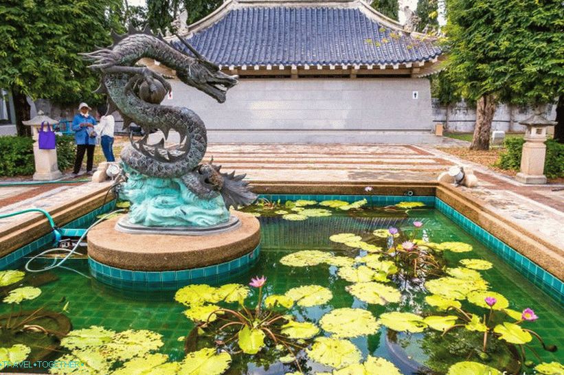Fountain in the form of a dragon