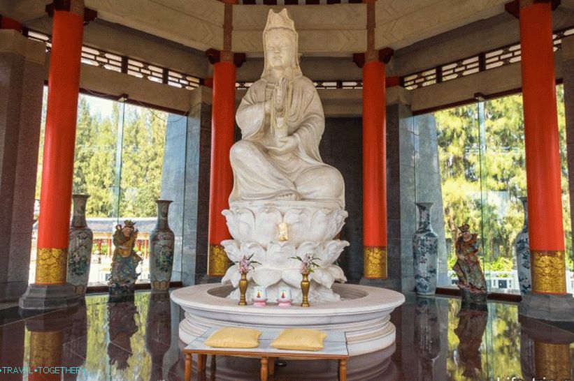 Sculpture of the Goddess Guan Ying