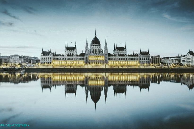 Parliament - photo from the bank of the Danube