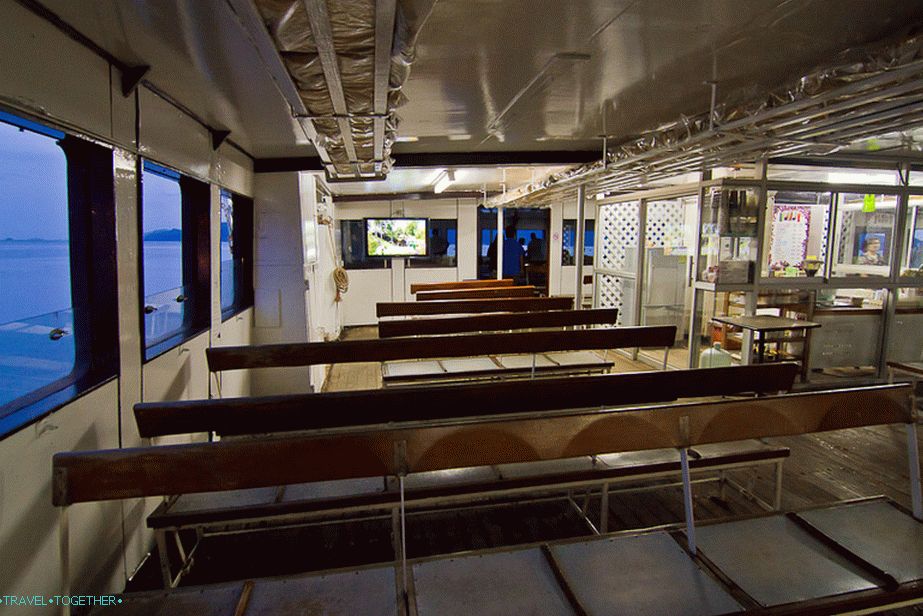 Koh Chang Ferry - ferry inside