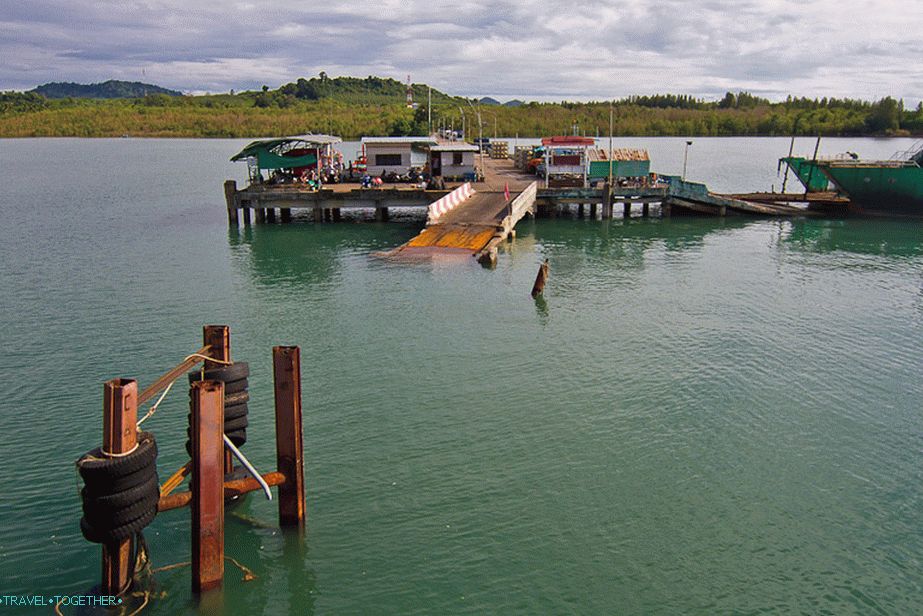 Center Poinit Ferry Pier on the mainland