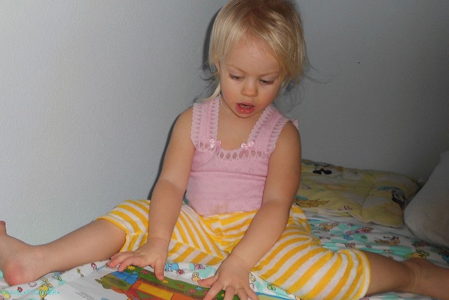 A sticker book on arrival in Thailand has long been popular with my daughter